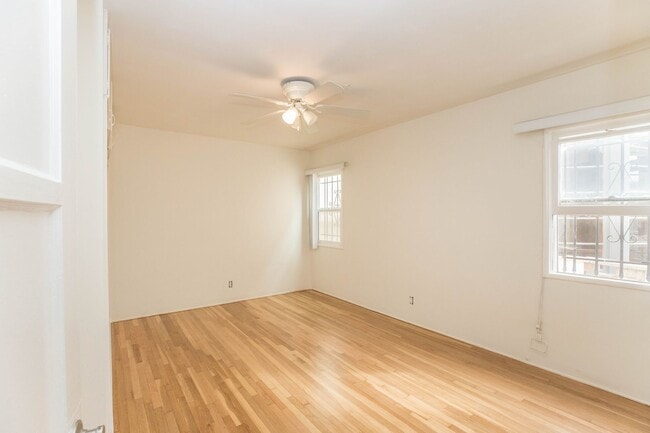 Building Photo - 25 19th Ave