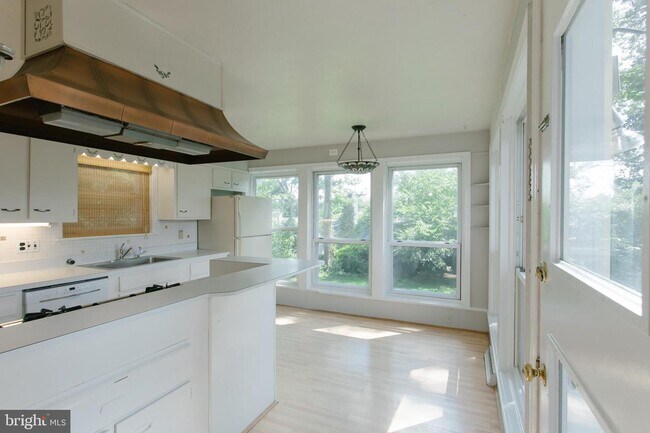 Building Photo - 2809 Pierpont St