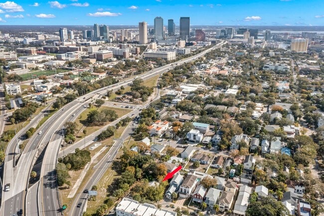 Building Photo - Historic Hyde Park Gem: Fully Renovated 2-...