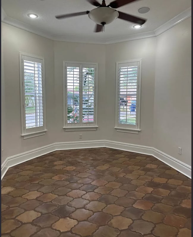 Building Photo - 3006 W Heiter St