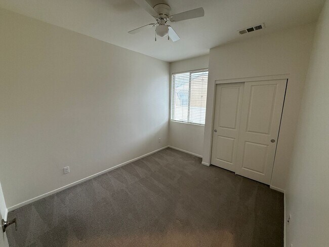 Building Photo - Stylish 3-Story Townhome in the Gated Paci...