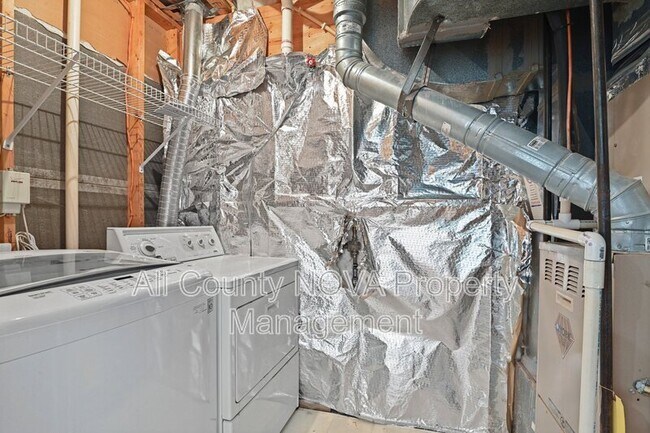 Building Photo - 22707 High Haven Terrace