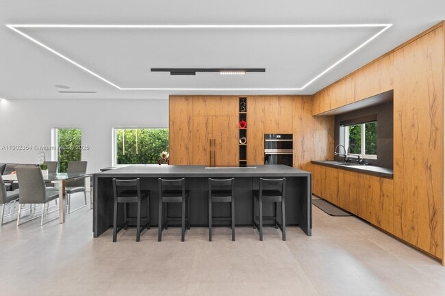 Building Photo - 6358 NW 113th Pl