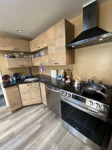 Building Photo - 3042 Newell St