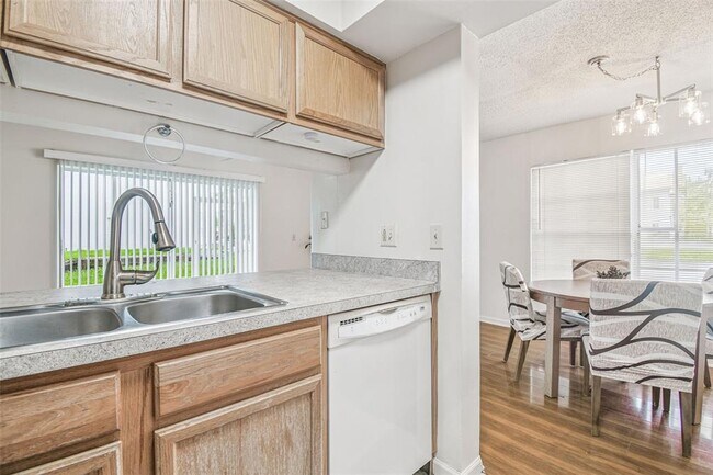 Building Photo - 5238 Sunridge Palms Dr
