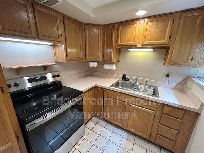 Building Photo - 7281 Klyemore Dr