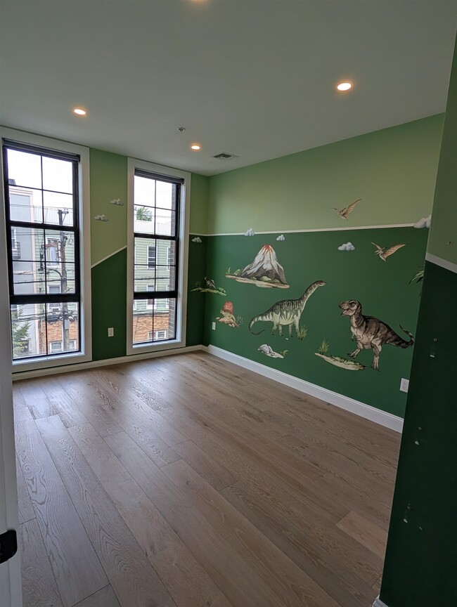 Building Photo - 580 Palisade Ave