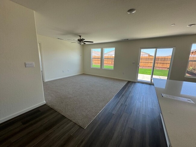 Building Photo - Beautiful new home with solar for rent in ...