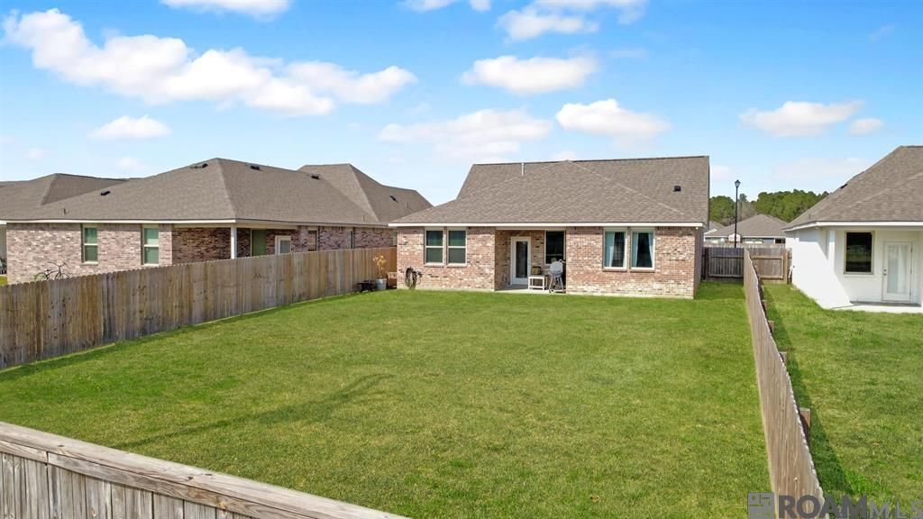 Building Photo - 12850 Silverbell Ave