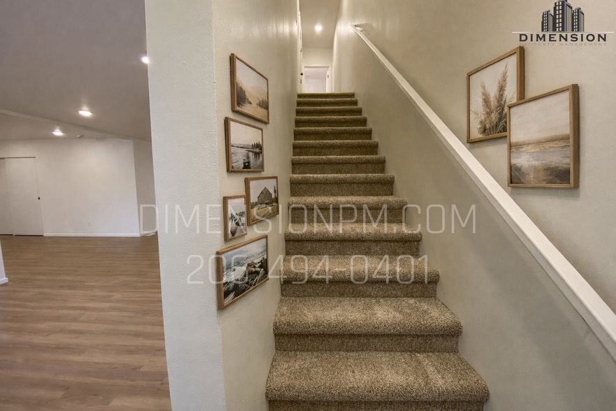 Building Photo - 1060 S 86th St