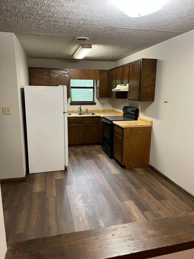 Building Photo - East Athens Duplex For Rent!