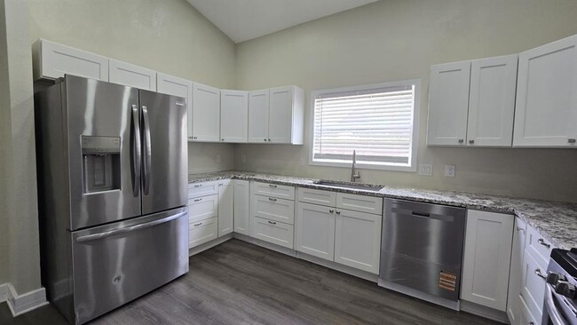 Building Photo - 305 Remuda Dr