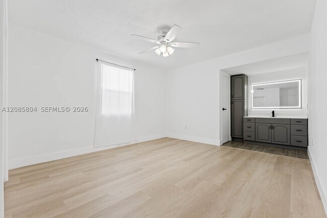 Building Photo - 2610 NW 83rd Ave