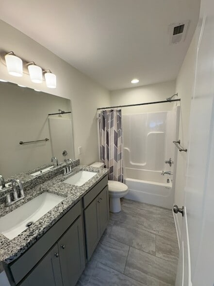 Building Photo - 5534 Stream Ln