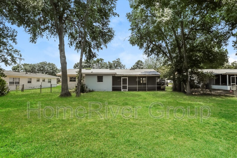 Building Photo - 709 Piedmont Dr SE