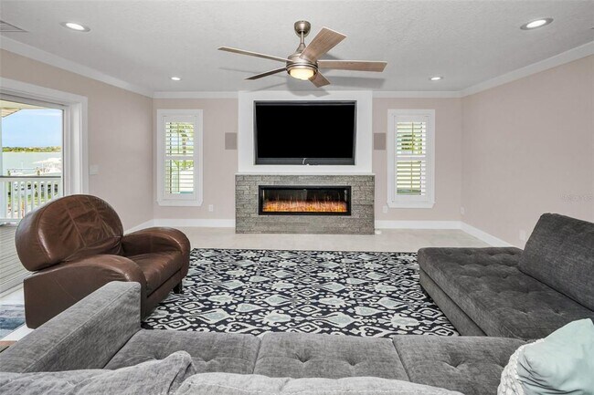 Building Photo - 804 Bay Point Dr