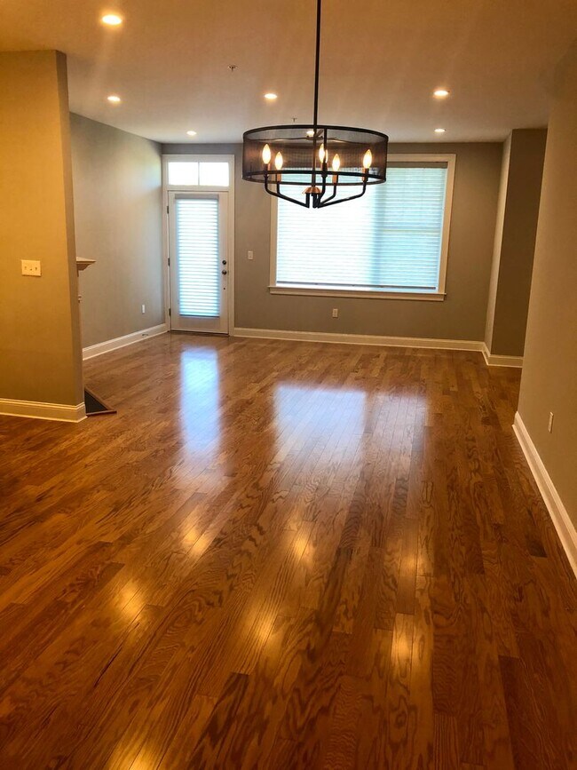 Building Photo - DEERPOINT AT INWOOD CONDOMINIUMS, WOBURN