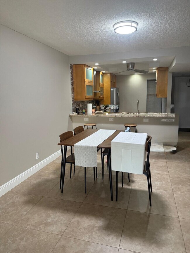 Building Photo - 3010 N Course Dr