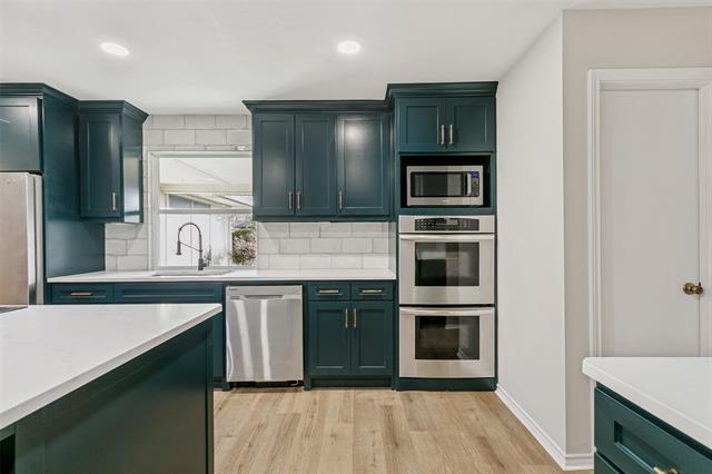 Building Photo - 1617 Century Oaks Dr