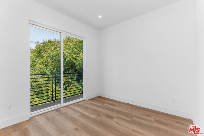 Building Photo - 1821 Ashmore Pl