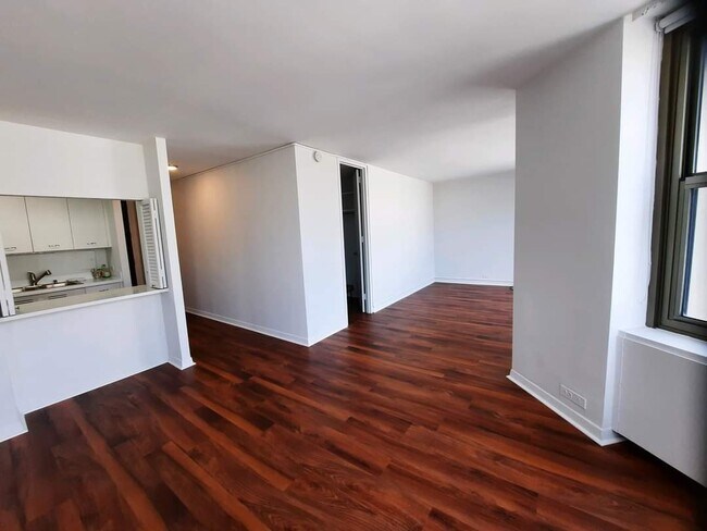 Building Photo - 535 N Michigan Ave