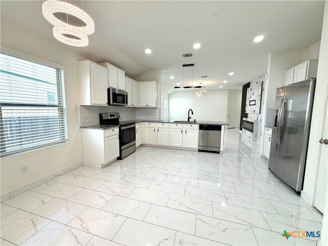 Building Photo - 216 Star Pass