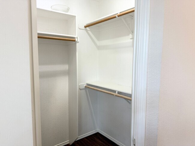 Building Photo - 129 Stewart Bend Ct