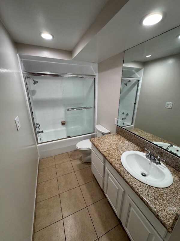 Building Photo - 624 E Cedar Ave