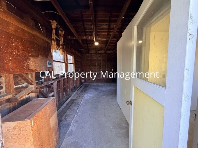 Building Photo - 3 Bed/2 Bath Single Level Home!