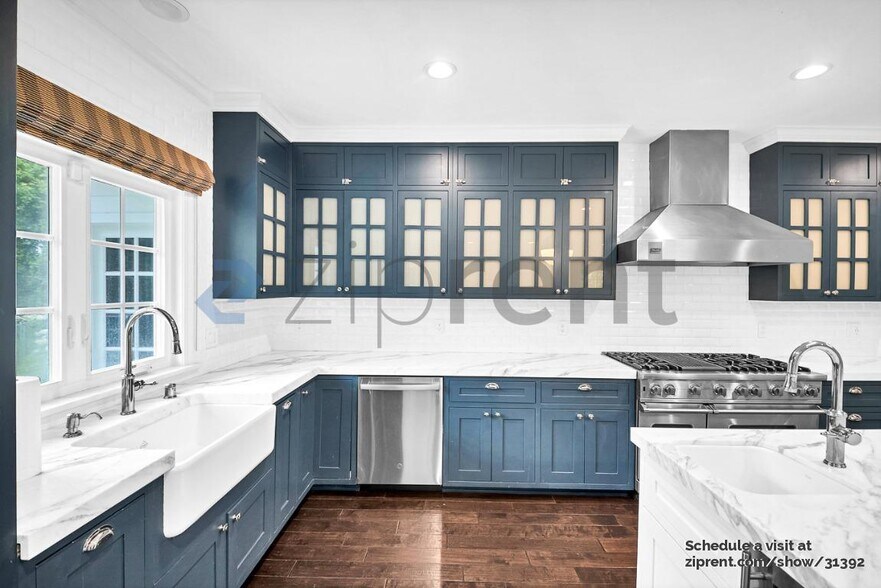 Building Photo - 1147 Centinela Ave
