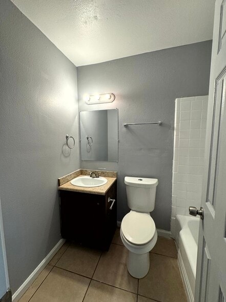 Building Photo - 8630 Corlett Dr
