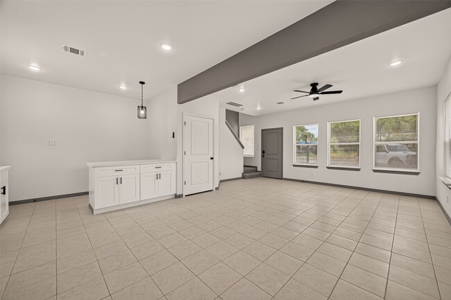 Building Photo - 8306 Tidwell Rd