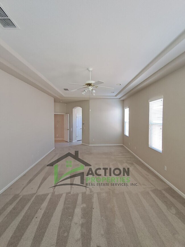 Building Photo - 400 Dumas Ct