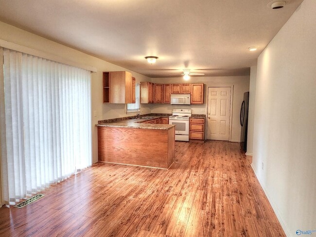 Building Photo - 510 Hermitagewood Dr NW