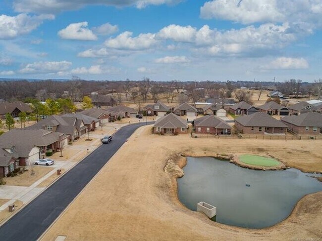 Building Photo - 10724 Masters Cir