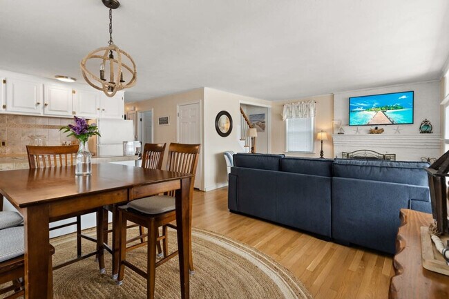 Building Photo - 12 Harris Ave