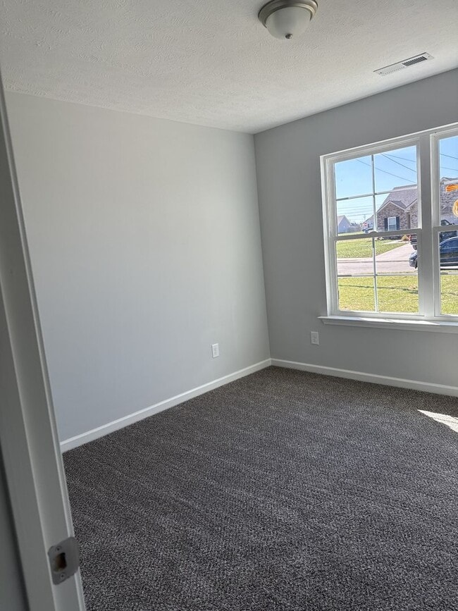 Building Photo - Beautiful home in Shelbyville, TN