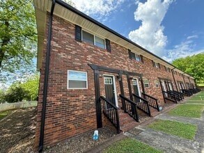 Building Photo - Brick 2/1 Apartment in Cave Spring- $995
