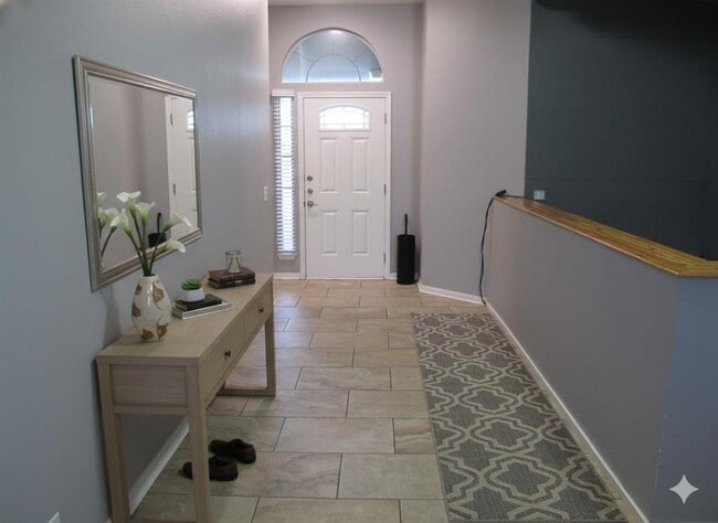 Building Photo - 915 Lantana Dr