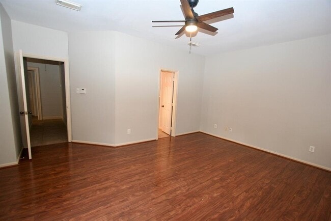 Building Photo - 13903 Jupiter Hills Dr