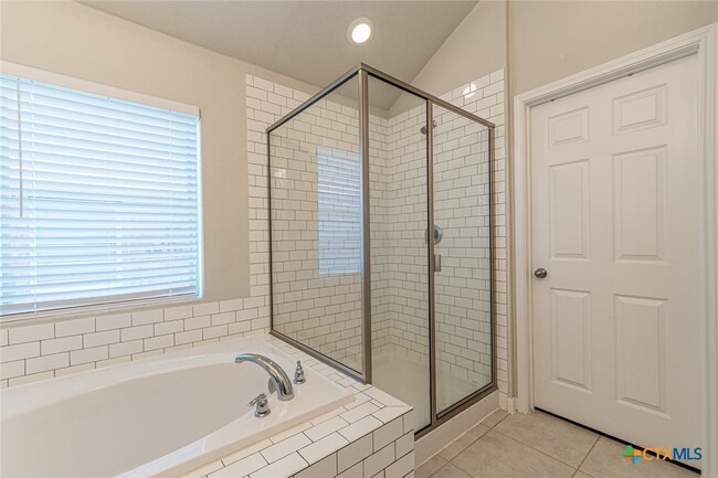 Building Photo - 2745 Ridge Forest Dr