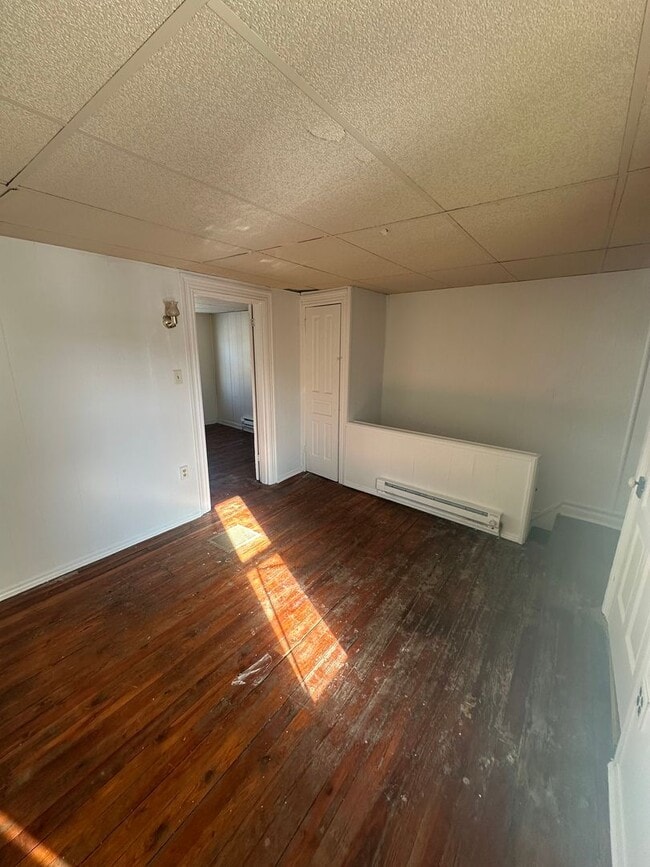 Building Photo - 728 Glen Pl