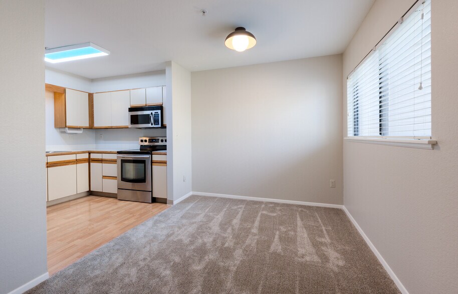 Building Photo - 5530 Stonewall Pl