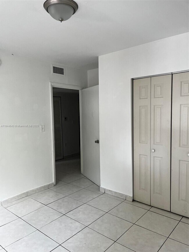 Building Photo - 181 NW 47th Ave