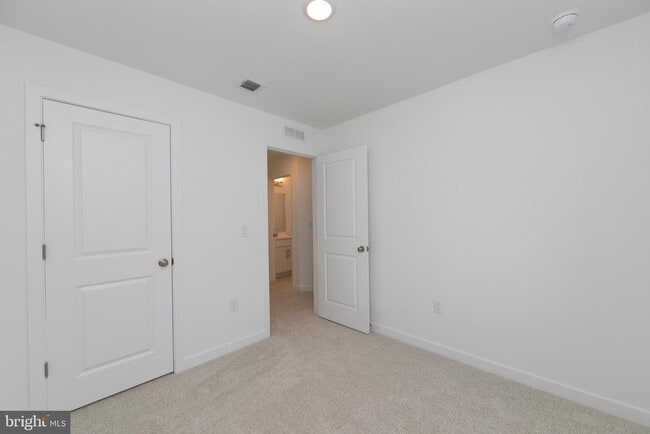 Building Photo - 65 Basswood St