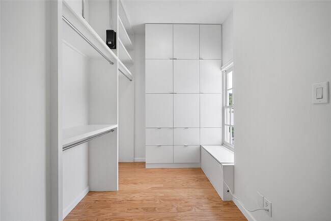 Building Photo - 2437 North Blvd