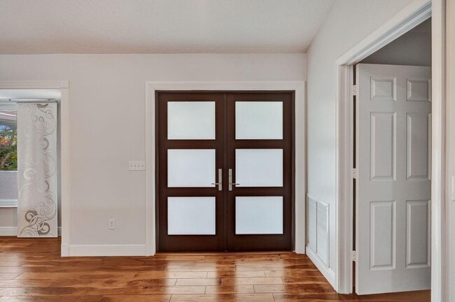 Building Photo - 1283 Barnstaple Cir