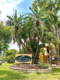 Building Photo - 2929 Winkler Ave