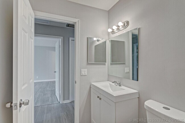 Building Photo - 9184 Roan Ln