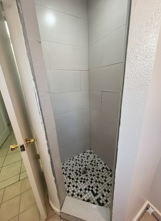 Building Photo - * Acoma (Lease Only)